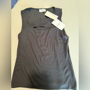 Evereve Women's black Top